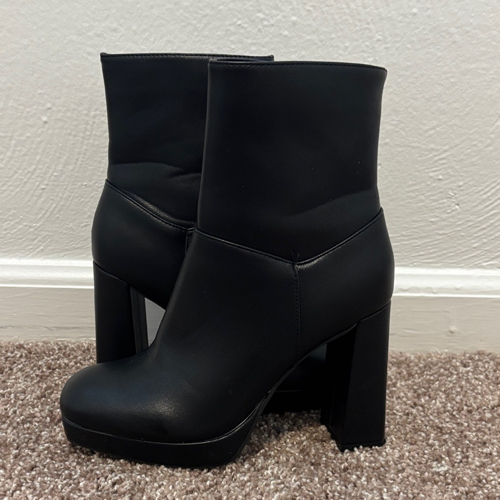Windsor Black Heel Boots